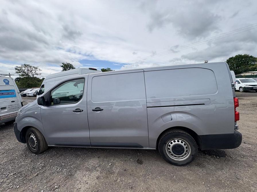 2022 Peugeot Expert – Model: Expert Professional Premium L2 Blue HDi – RF22FWR