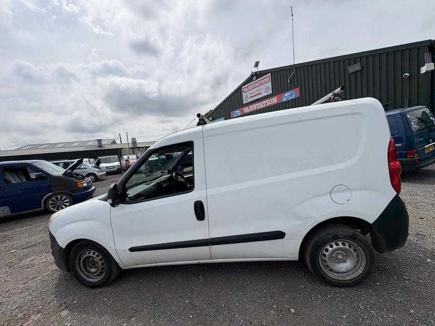 2014 Vauxhall Combo – Model: Combo 2000 L1H1 CDTi – RK64THX