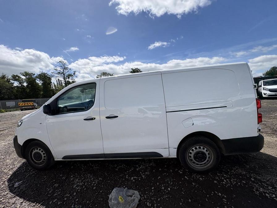 2022 Vauxhall Vivaro – Model: Vivaro F2900 Dynamic S/S – AV22JUW