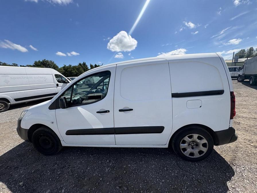 2017 Peugeot Partner – Model: Partner Professional L1 Blue HDi – SH67TYZ