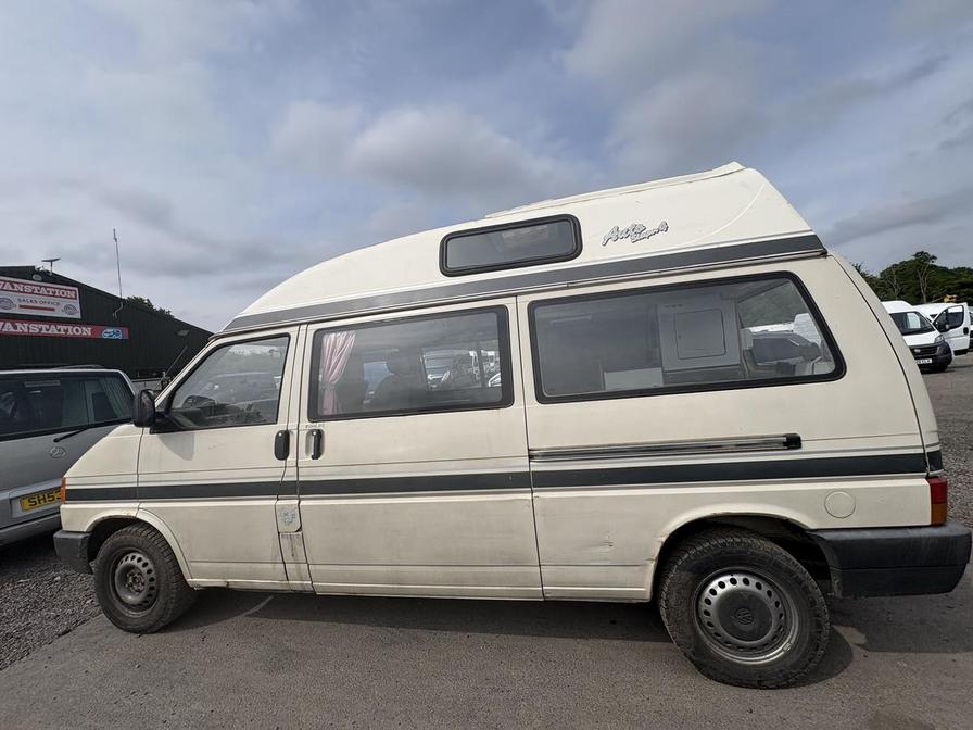 1991 Volkswagen Golf – Model: Transporter – J377FCD