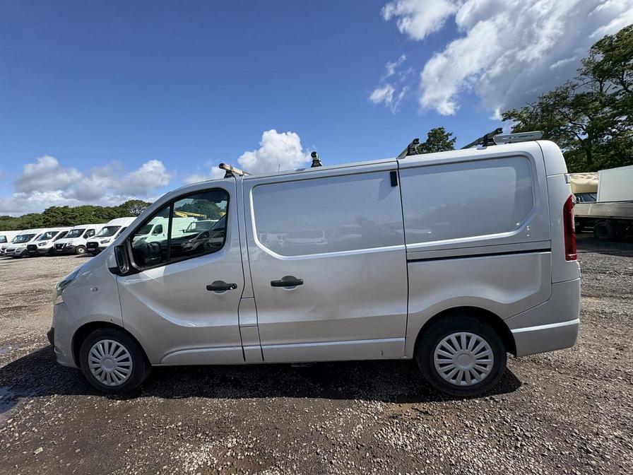 2017 Vauxhall Vivaro – Model: Vivaro 2700 Sport CDTi BT S/S – MV17AWA