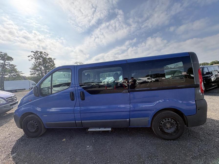 2009 Vauxhall Vivaro Combi – Model: Vivaro Combi LWB – EX59SUV