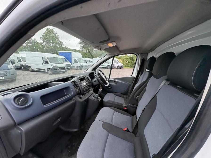 2018 Vauxhall Vivaro – Model: Vivaro 2900 Bi-T CDTi S/S – FY68UVE