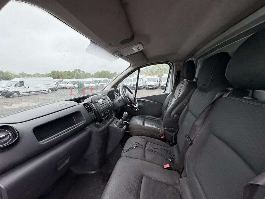 2016 Vauxhall Vivaro – Model: Vivaro 2700 Sport Bi-T CDTi ecoFLEX S/S – DF16YFC