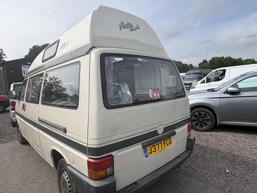 1991 Volkswagen Golf – Model: Transporter – J377FCD
