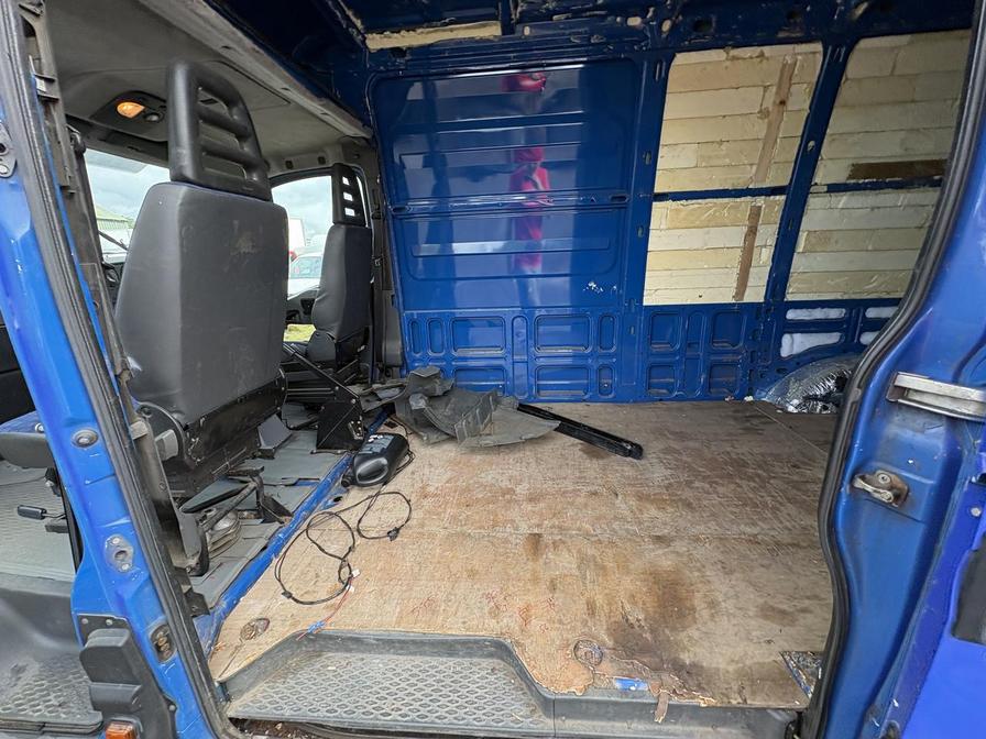 2004 Iveco Daily – Model: Daily 35S12 LWB – PX04GVJ