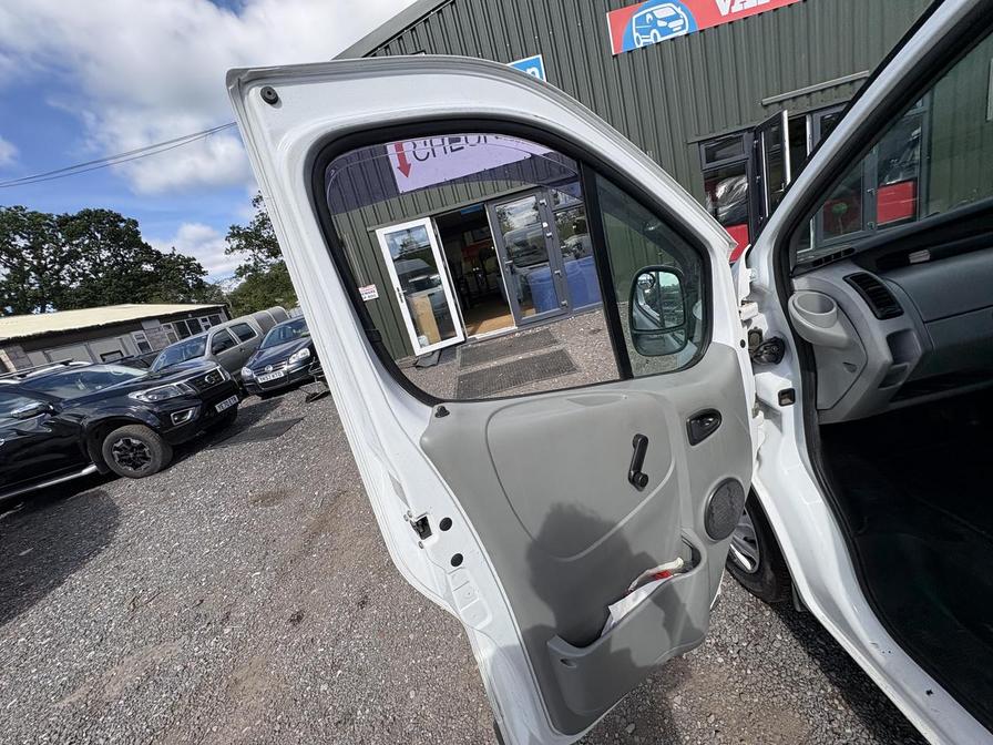 2005 Vauxhall Vivaro – Model: Vivaro 2900 Dti SWB – FG55NDF