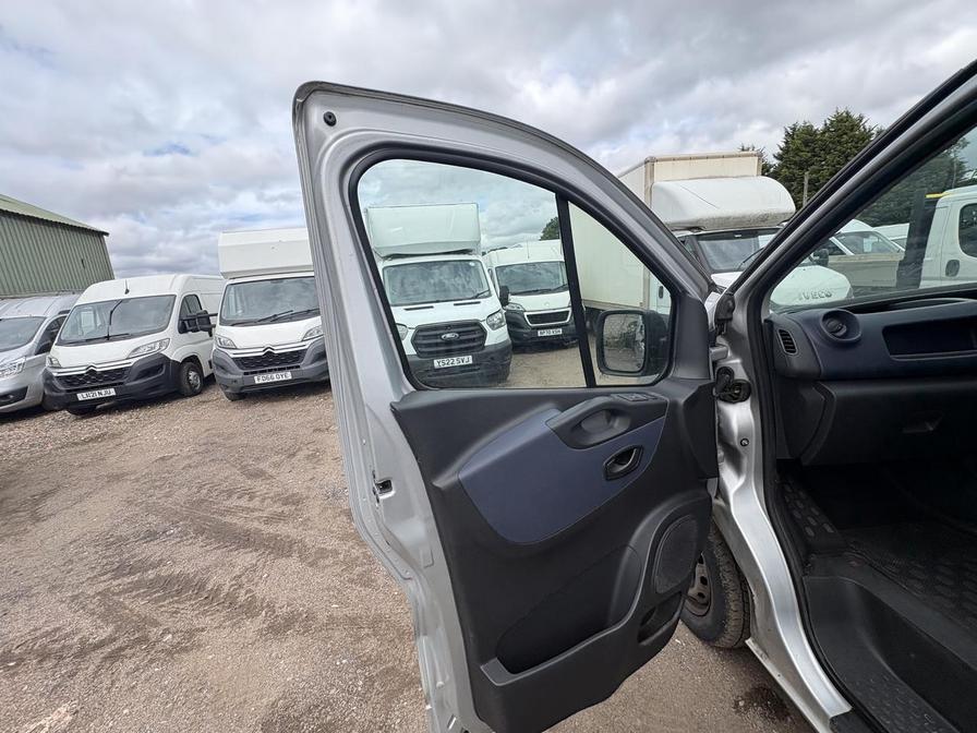 2015 Vauxhall Vivaro – Model: Vivaro  2700 CDTI – DY15LUZ