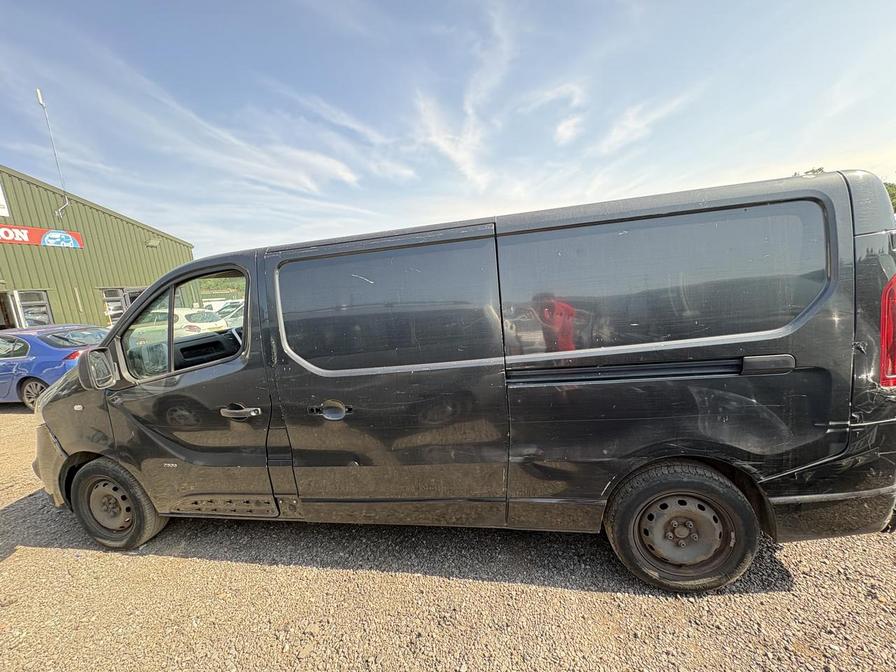 2015 Vauxhall Vivaro – Model: Vivaro  2900 Sportive CDTi – LM15HVW