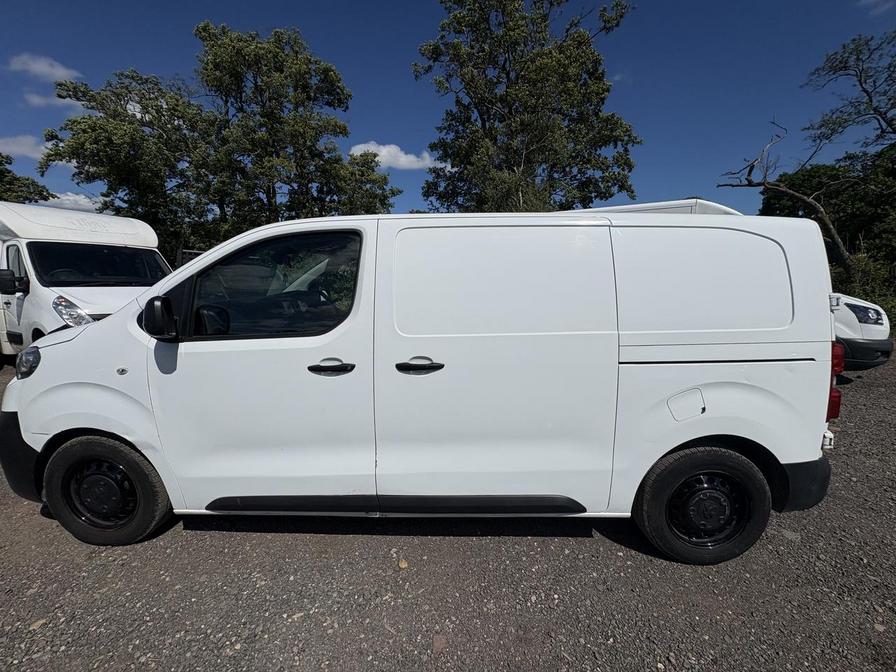 2018 Peugeot Expert – Model: Expert Professional Standard Blue HDi – KW18GVU