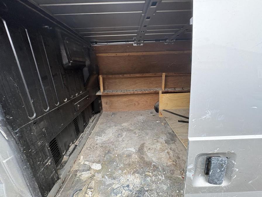2010 Ford Transit – Model: Transit 115 T260 SWB Limited FWD – YR60LCU
