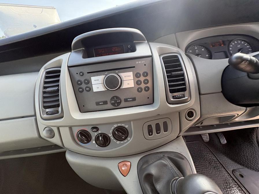 2009 Vauxhall Vivaro Combi – Model: Vivaro Combi LWB – EX59SUV