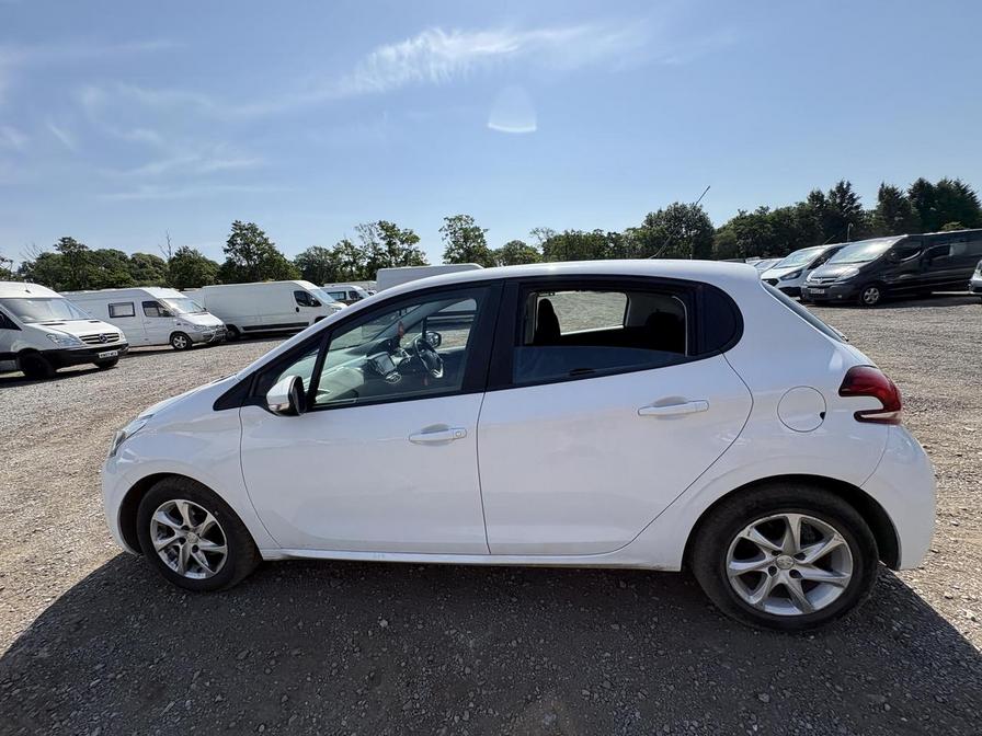 2016 Peugeot 208 – Model: 208 Active Blue HDi – SG66FDX