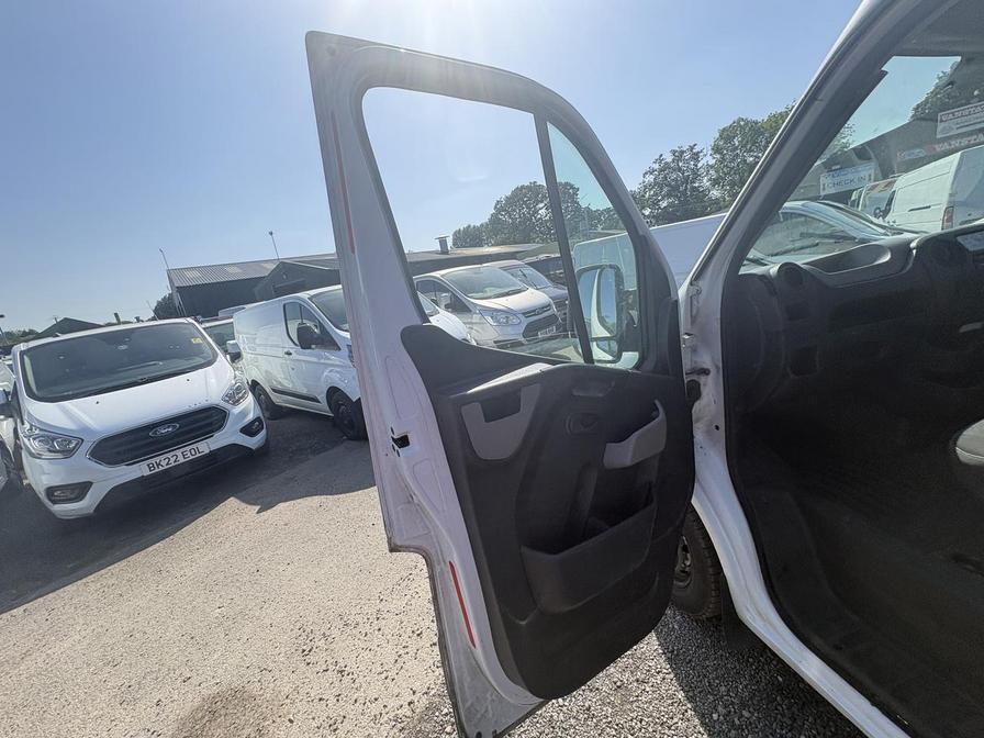 2018 Vauxhall Movano – Model: Movano L3H2 F3500 CDTi – SG18ZTO