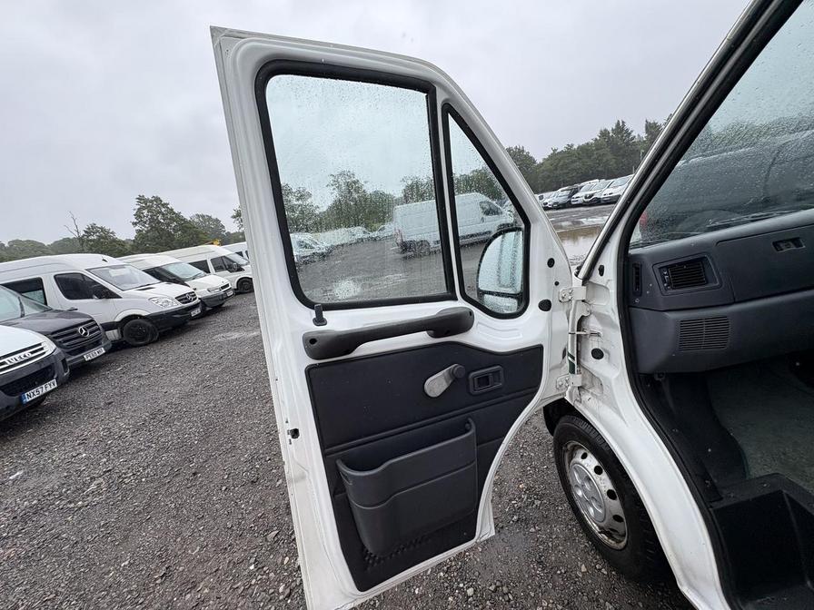 2000 Peugeot Boxer – Model: Boxer 270 MWB – X236VNJ