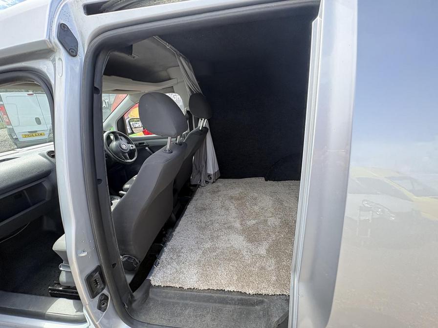 2015 Volkswagen Caddy – Model: Caddy C20 Highline TDI BlueMotion Technology Semi-Auto – GU15EWE