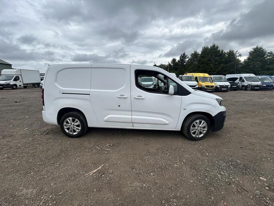 2019 Peugeot Partner – Model: Partner Asphalt L2 Blue HDi – BP19UHX