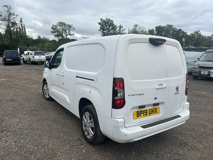 2019 Peugeot Partner – Model: Partner Asphalt L2 Blue HDi – BP19UHX