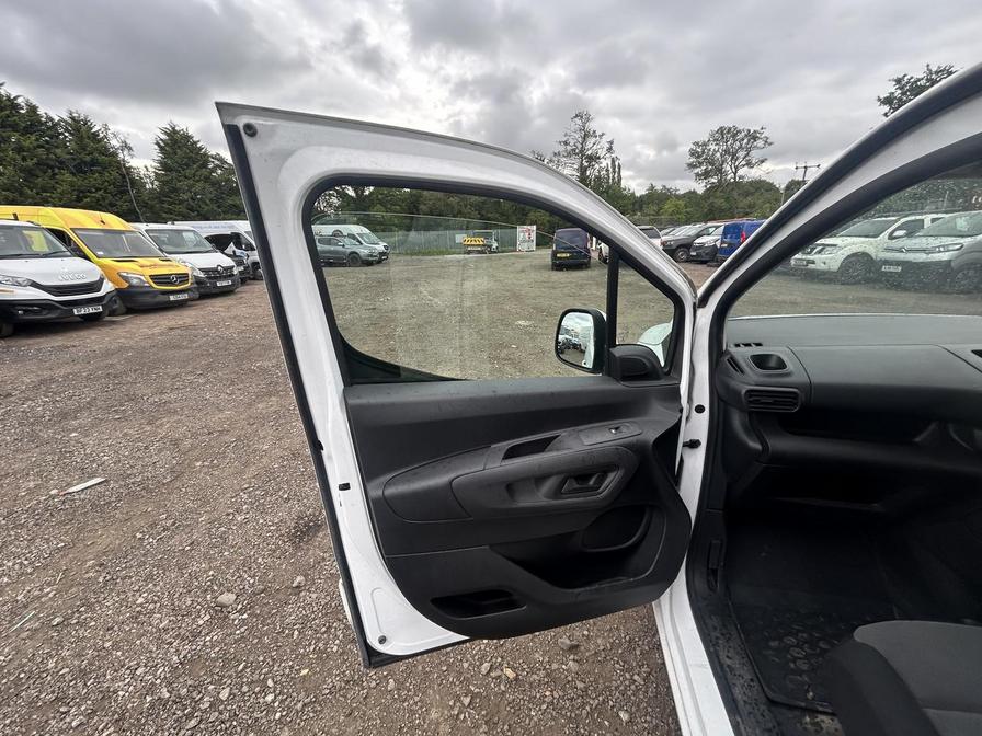 2019 Peugeot Partner – Model: Partner Asphalt L2 Blue HDi – BP19UHX