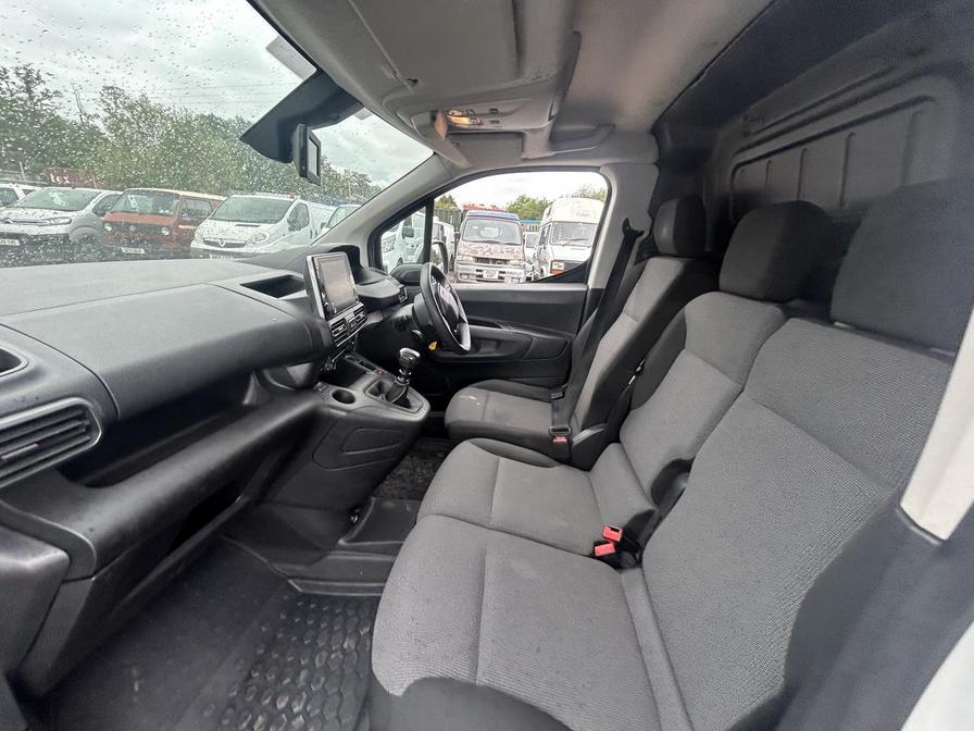 2019 Peugeot Partner – Model: Partner Asphalt L2 Blue HDi – BP19UHX