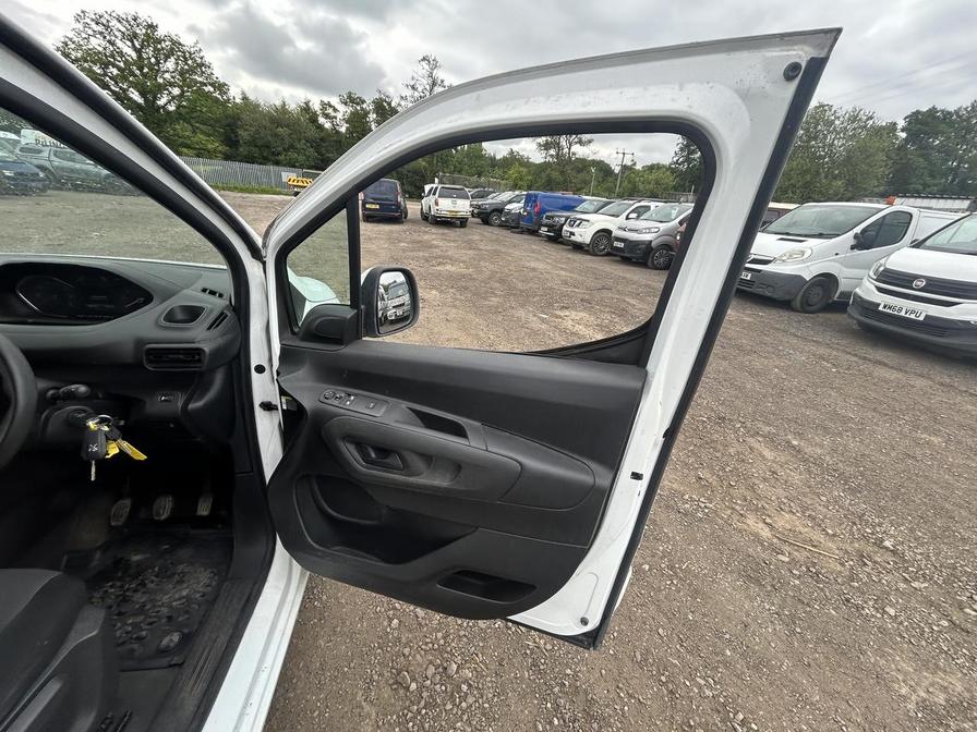 2019 Peugeot Partner – Model: Partner Asphalt L2 Blue HDi – BP19UHX