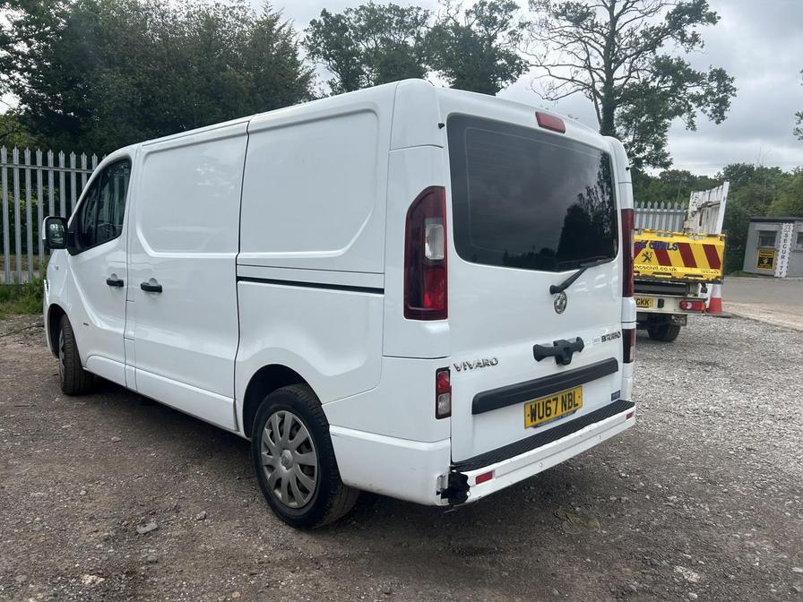 2017 Vauxhall Vivaro – Model: Vivaro 2900 Sportive CDTi Bi-T S/S – WU67NBL