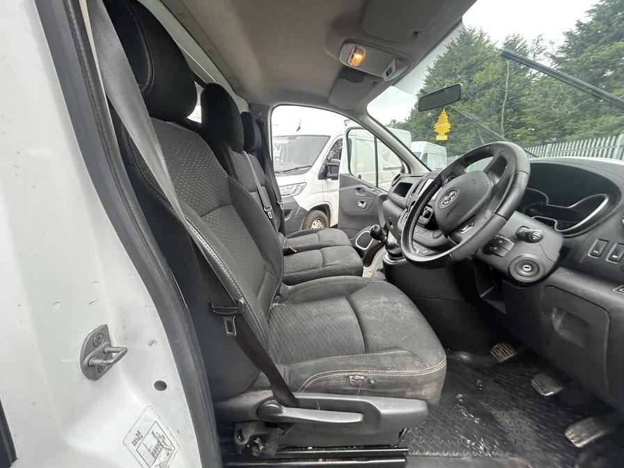 2017 Vauxhall Vivaro – Model: Vivaro 2900 Sportive CDTi Bi-T S/S – WU67NBL