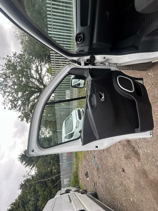 2017 Vauxhall Vivaro – Model: Vivaro 2900 Sportive CDTi Bi-T S/S – WU67NBL