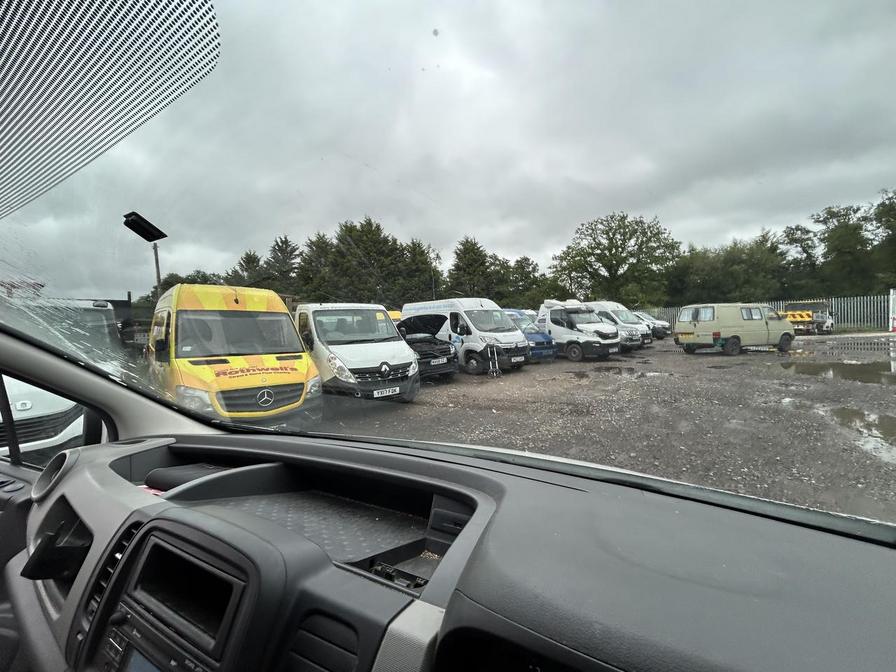 2015 Renault Trafic – Model: Trafic SL27 Business+ dCi – LX15VEP