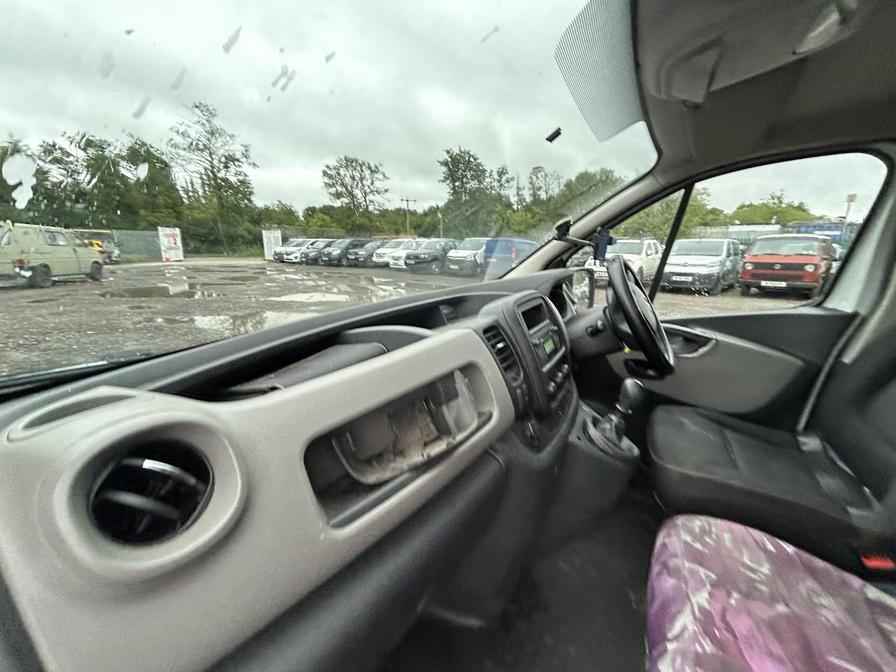 2015 Renault Trafic – Model: Trafic SL27 Business+ dCi – LX15VEP