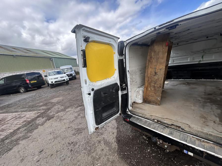 2015 Vauxhall Vivaro – Model: Vivaro  2900 Sportive CDTi – DX15UGC