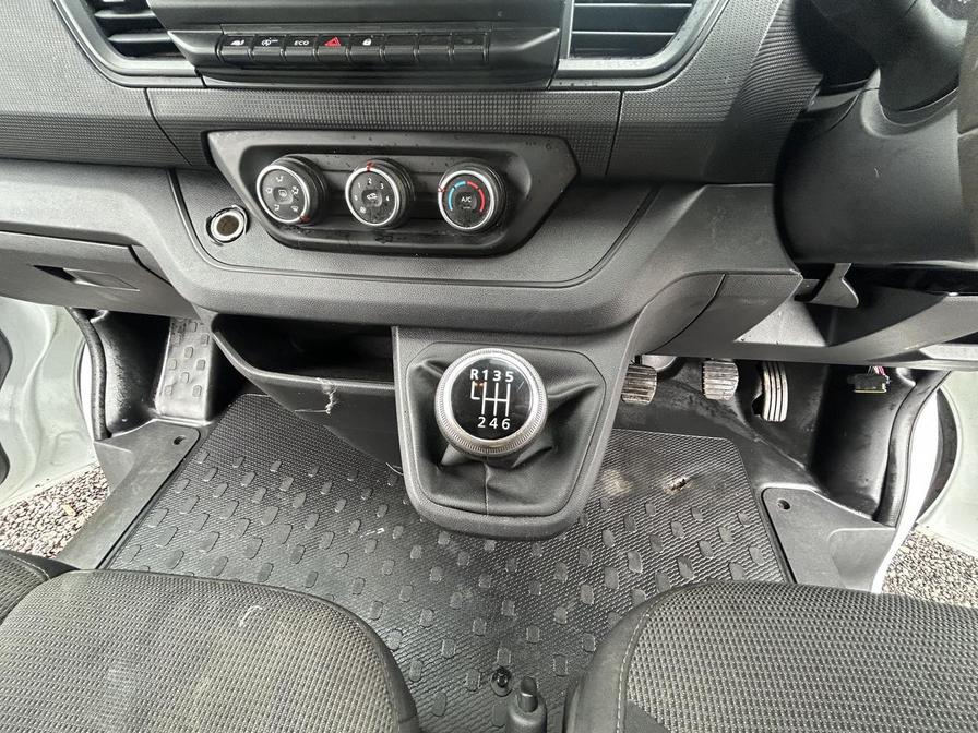 2022 Renault Trafic – Model: Trafic SL28 Business+ Blue dCi – WR72MVM