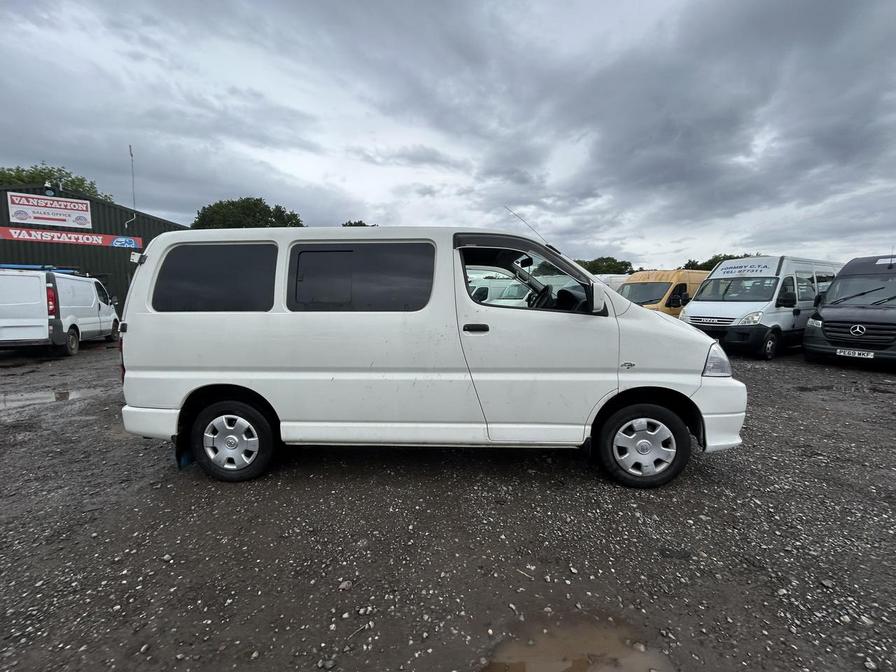 2011 Toyota HIAce – Model: Hiace 280 D-4D 95 SWB – FT11DGU