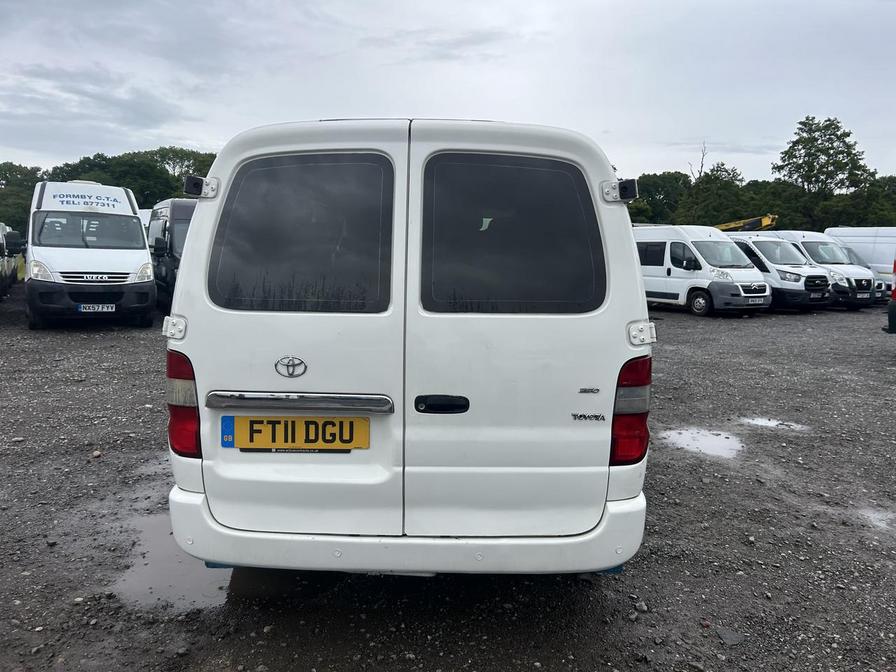 2011 Toyota HIAce – Model: Hiace 280 D-4D 95 SWB – FT11DGU