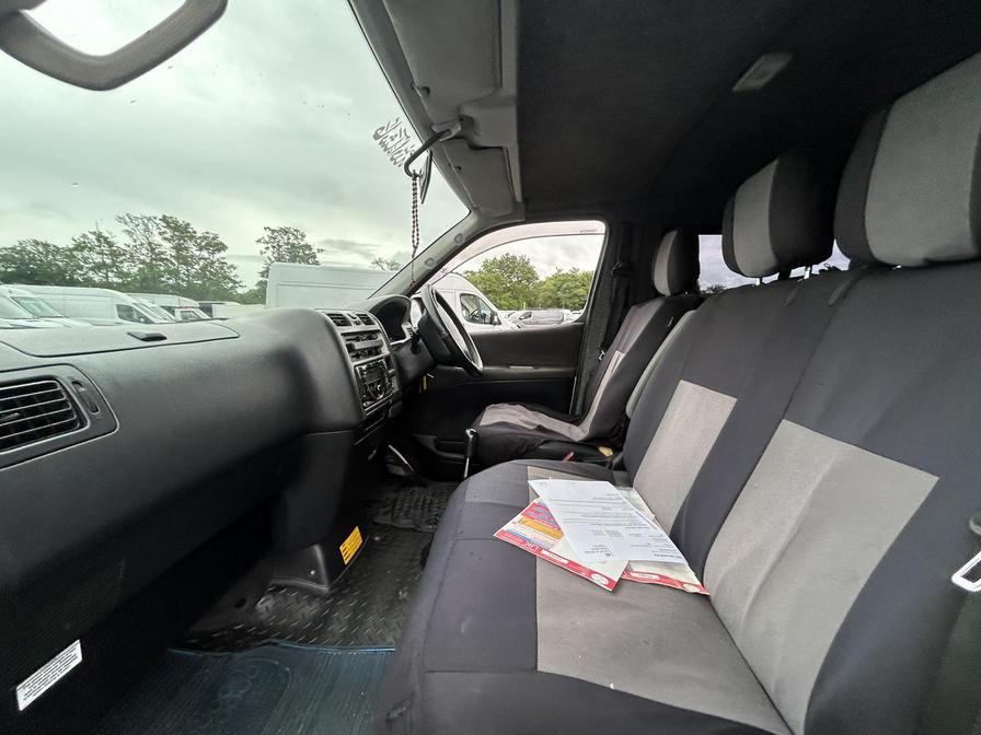 2011 Toyota HIAce – Model: Hiace 280 D-4D 95 SWB – FT11DGU