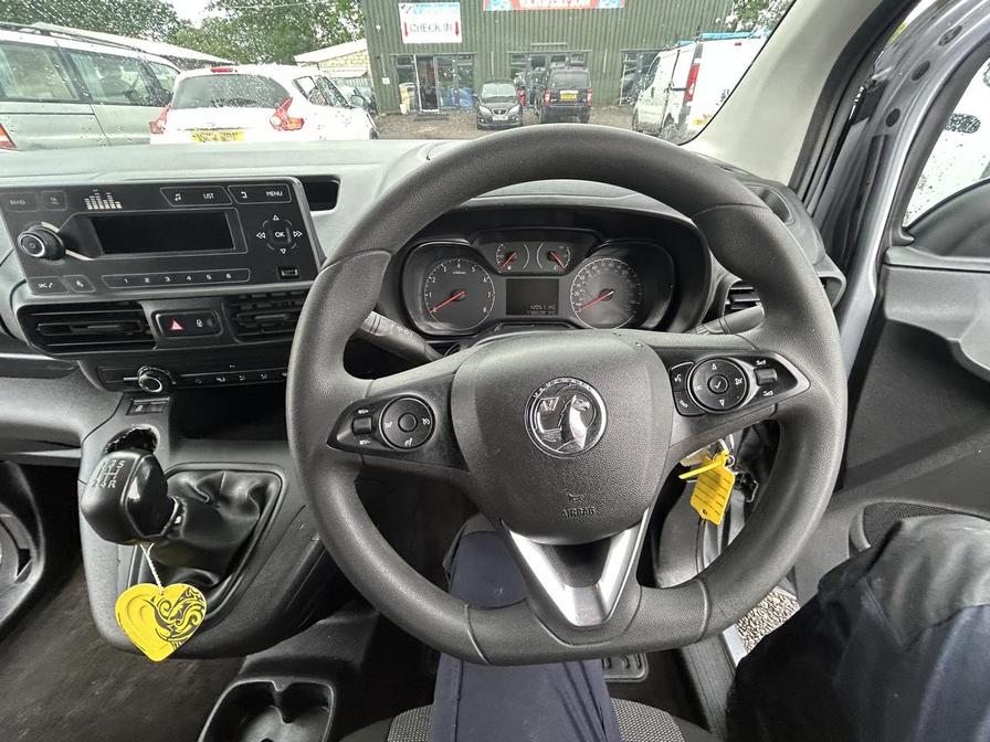 2019 Vauxhall Combo – Model: Combo 2300 Sportive S/S – DT19CDE