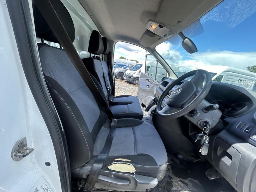 2016 Vauxhall Vivaro – Model: Vivaro 2900 Bi-T CDTi ecoFLEX S/S – LL16EKA