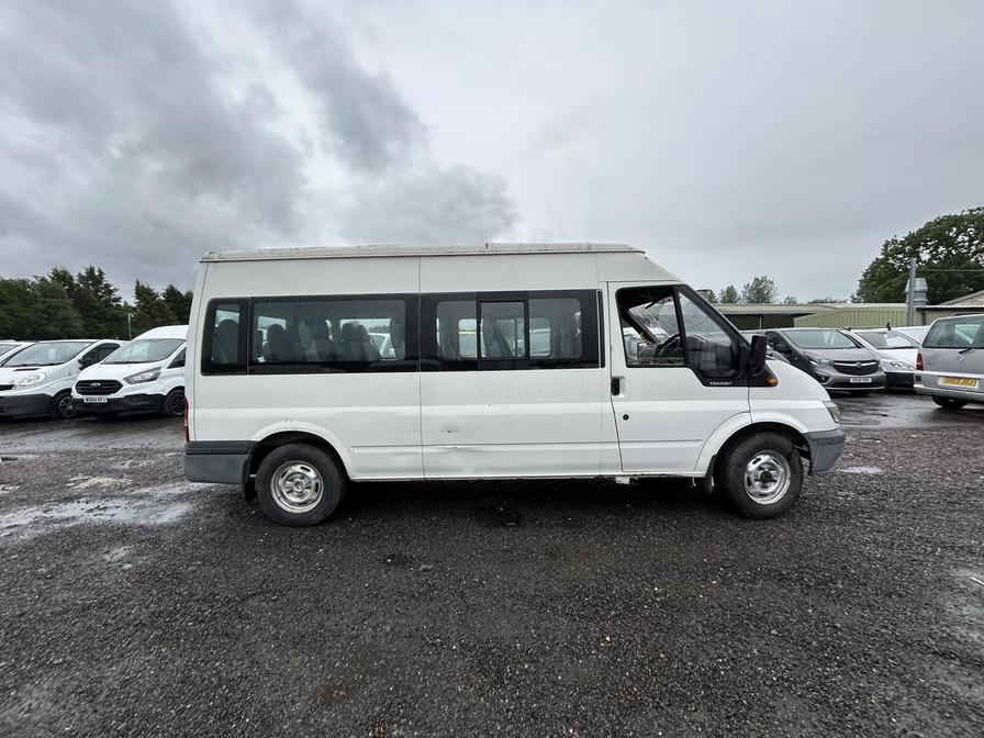 2002 Ford Transit – Model: Transit – YN02UYK