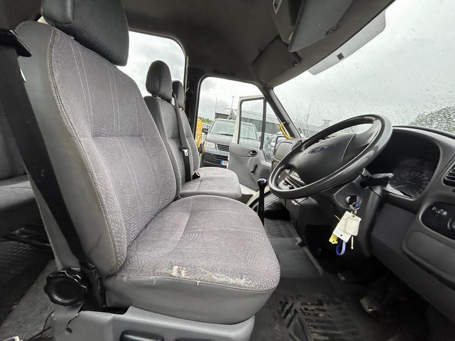 2002 Ford Transit – Model: Transit – YN02UYK