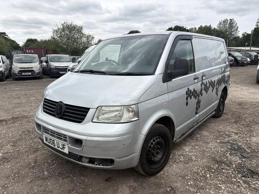 2006 Volkswagen Transporter – Model: Transporter T30 130 TDI SWB Automatic – WU06UJF