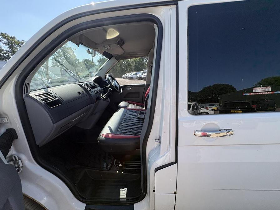 2005 Volkswagen Transporter – Model: Transporter T28 130 TDI – YX05NZE