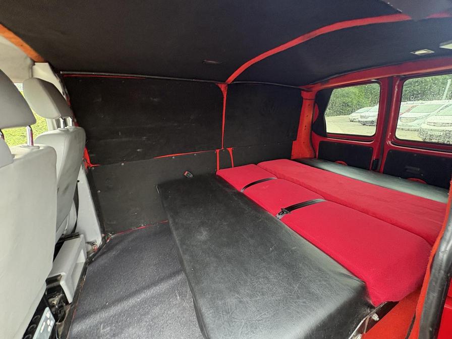 2005 Volkswagen Transporter – Model: Transporter T28 104 TDI – LR05YFB