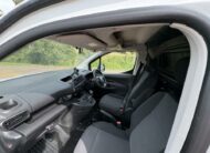 2019 Vauxhall Combo – Model: Combo 2000 Sportive S/S – VK69FXP