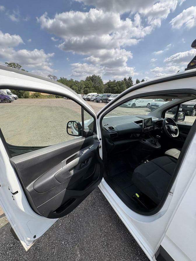 2021 Citroen Berlingo – Model: Berlingo 1000 Enterprise Professional Blue HDi – WP71NUK