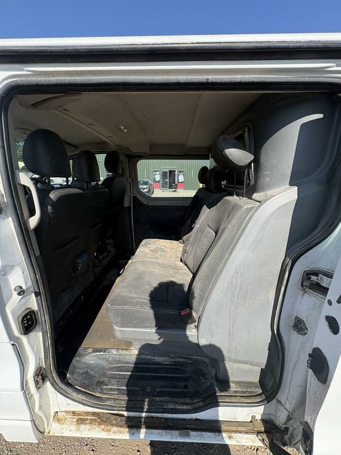 2015 Vauxhall Vivaro – Model: Vivaro 2900 Sportive Bi-T CDTi ecoFLEX S/S – DV65CBU