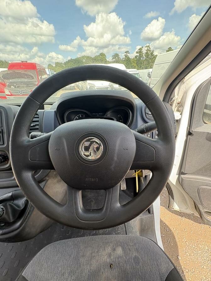 2016 Vauxhall Vivaro – Model: Vivaro  2700 CDTI – YL65YDW