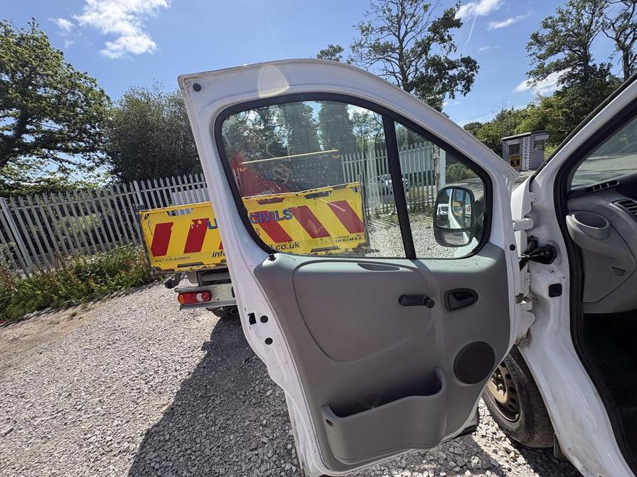 2005 Vauxhall Vivaro – Model: Vivaro 2900 DI SWB – FP55OKL