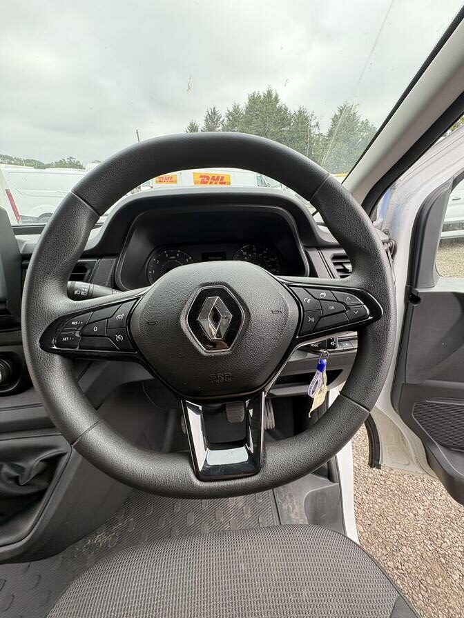 2022 Renault Trafic – Model: Trafic LL30 Business+ Blue dCi – FH22LEF