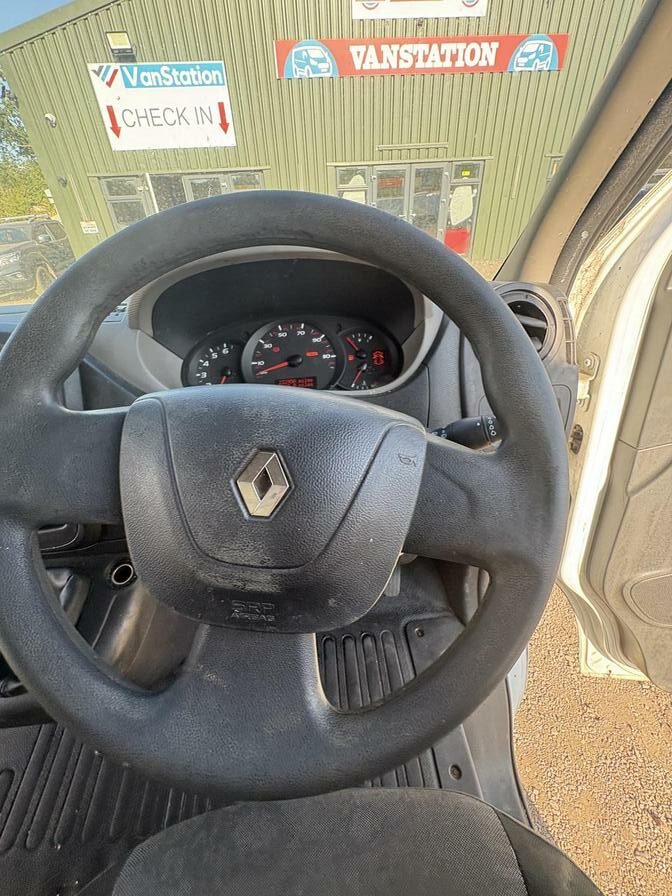 2013 Renault Master – Model: Master LL35 dCi – AY13VYX